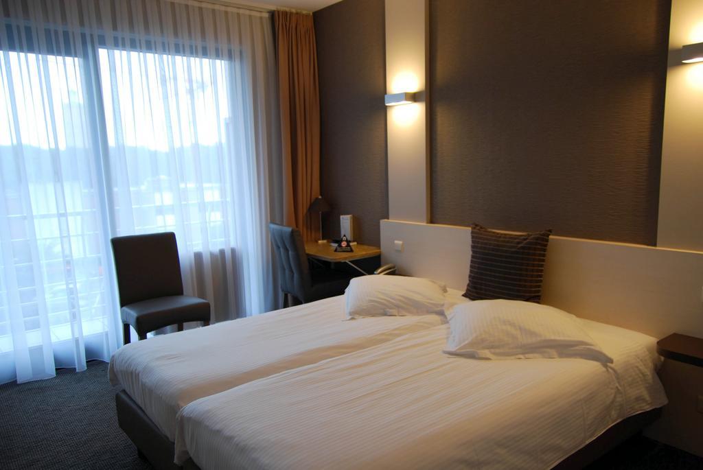 Hotel Melinda Oostende Ruang foto