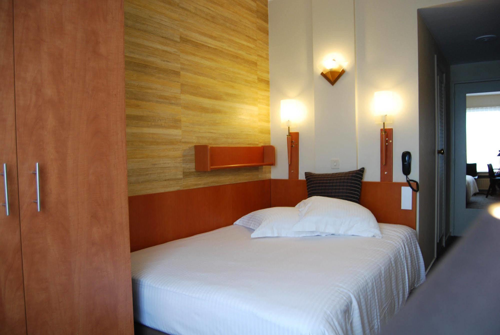 Hotel Melinda Oostende Bagian luar foto